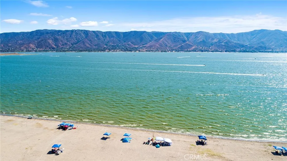 17640 Brightman Avenue Lake Elsinore, CA 92530