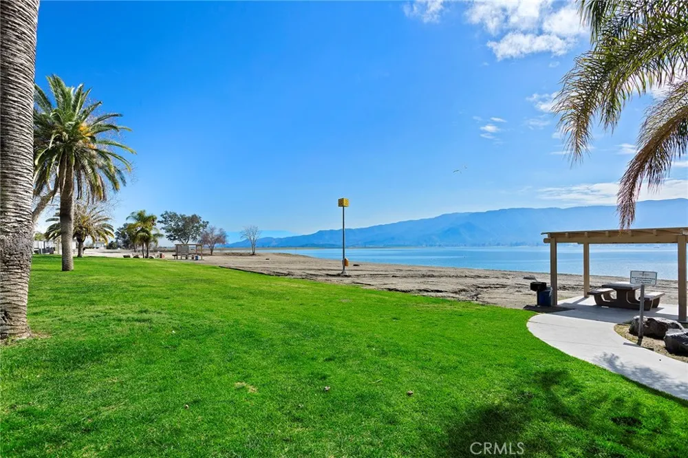17640 Brightman Avenue Lake Elsinore, CA 92530