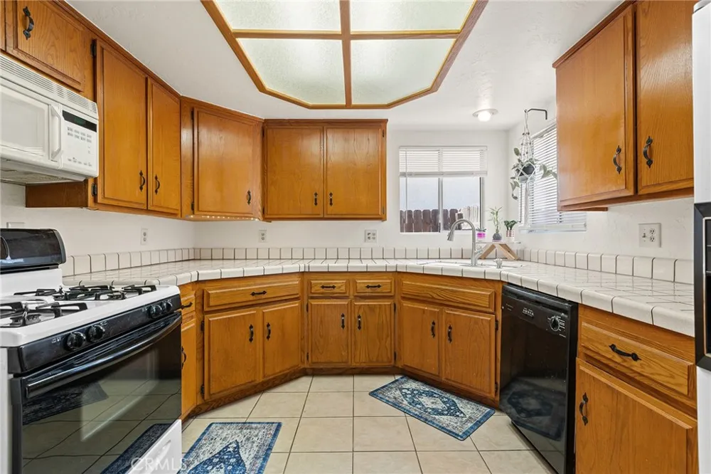 17640 Brightman Avenue Lake Elsinore, CA 92530