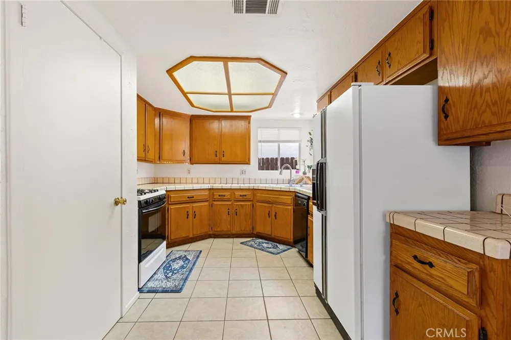 17640 Brightman Avenue Lake Elsinore, CA 92530