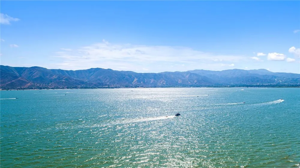 17640 Brightman Avenue Lake Elsinore, CA 92530