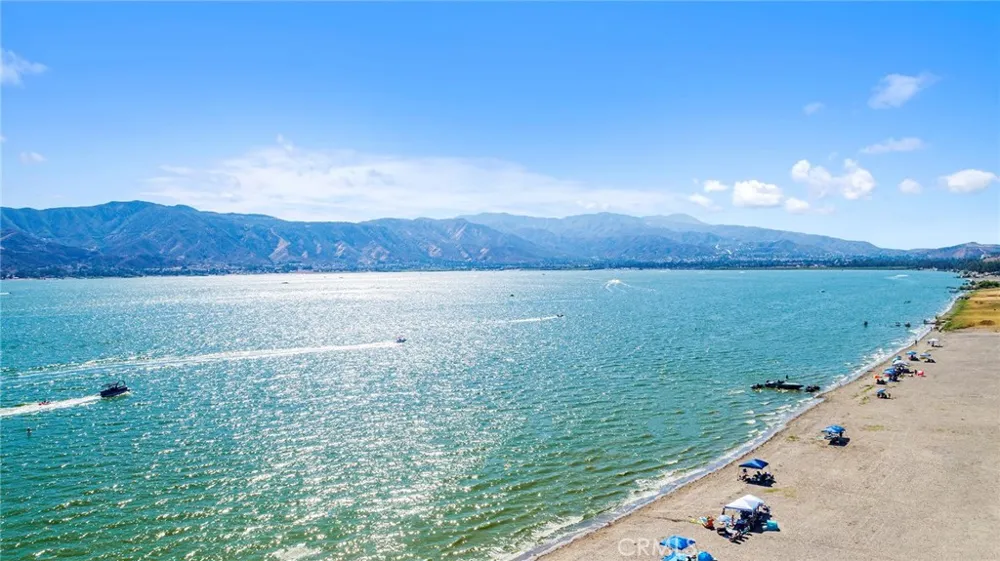 17640 Brightman Avenue Lake Elsinore, CA 92530