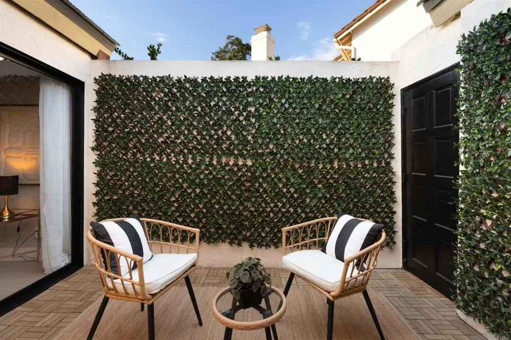 7160 Caminito Pepino La Jolla, CA 92037