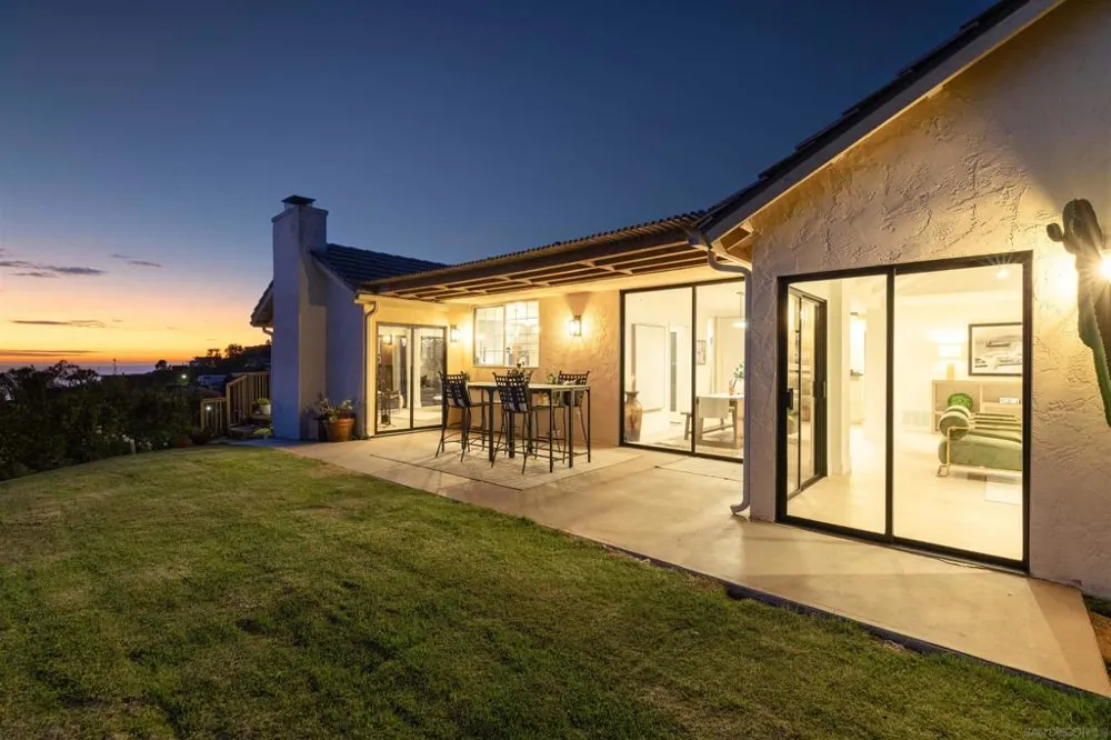 7160 Caminito Pepino La Jolla, CA 92037