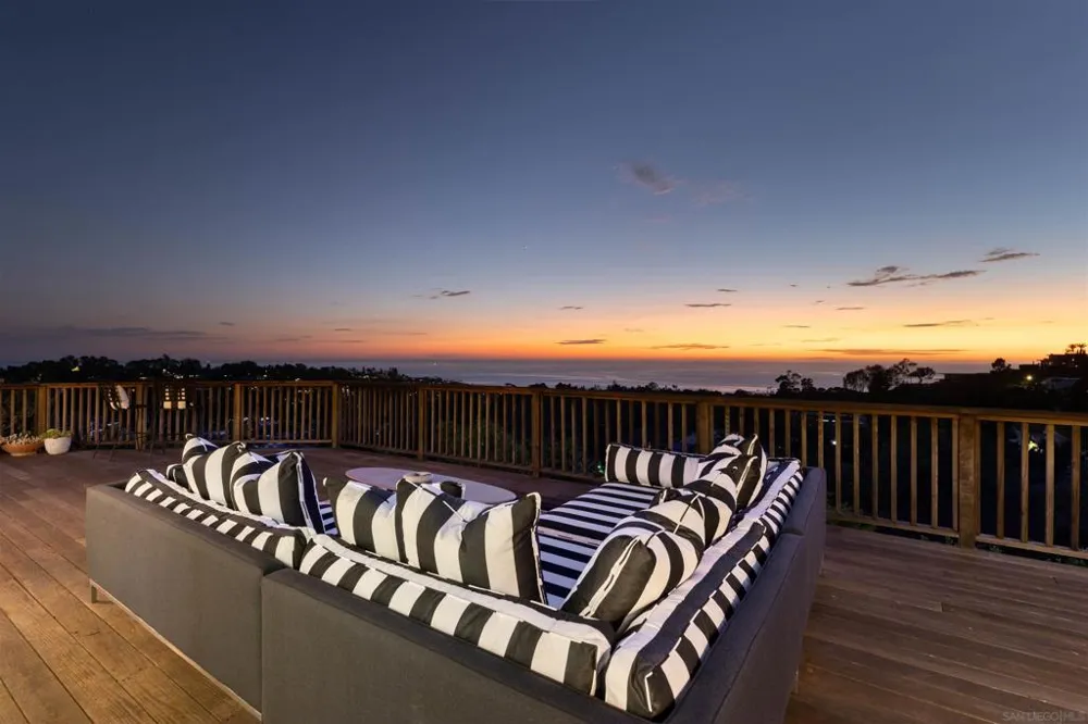 7160 Caminito Pepino La Jolla, CA 92037