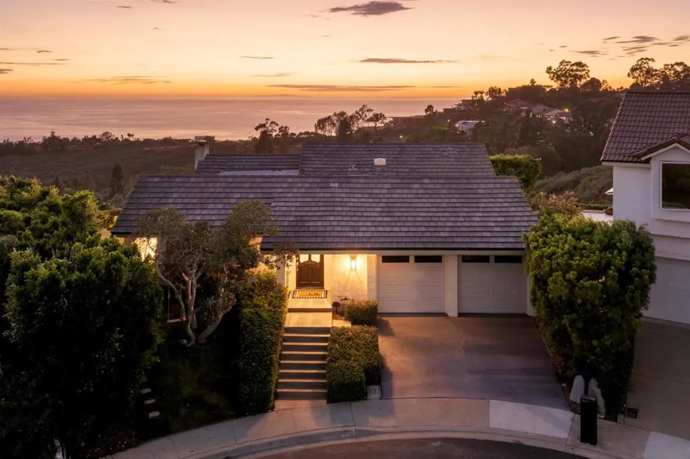7160 Caminito Pepino La Jolla, CA 92037