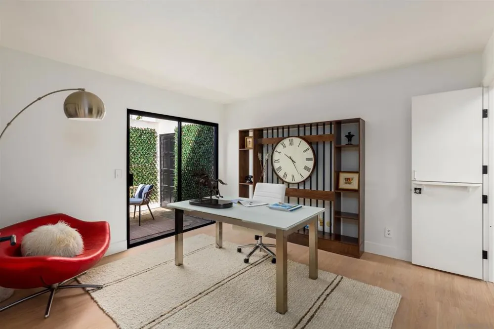 7160 Caminito Pepino La Jolla, CA 92037