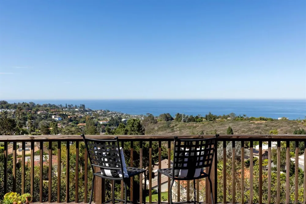 7160 Caminito Pepino La Jolla, CA 92037