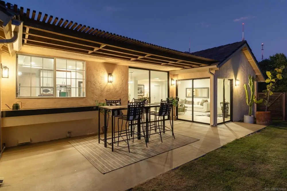 7160 Caminito Pepino La Jolla, CA 92037