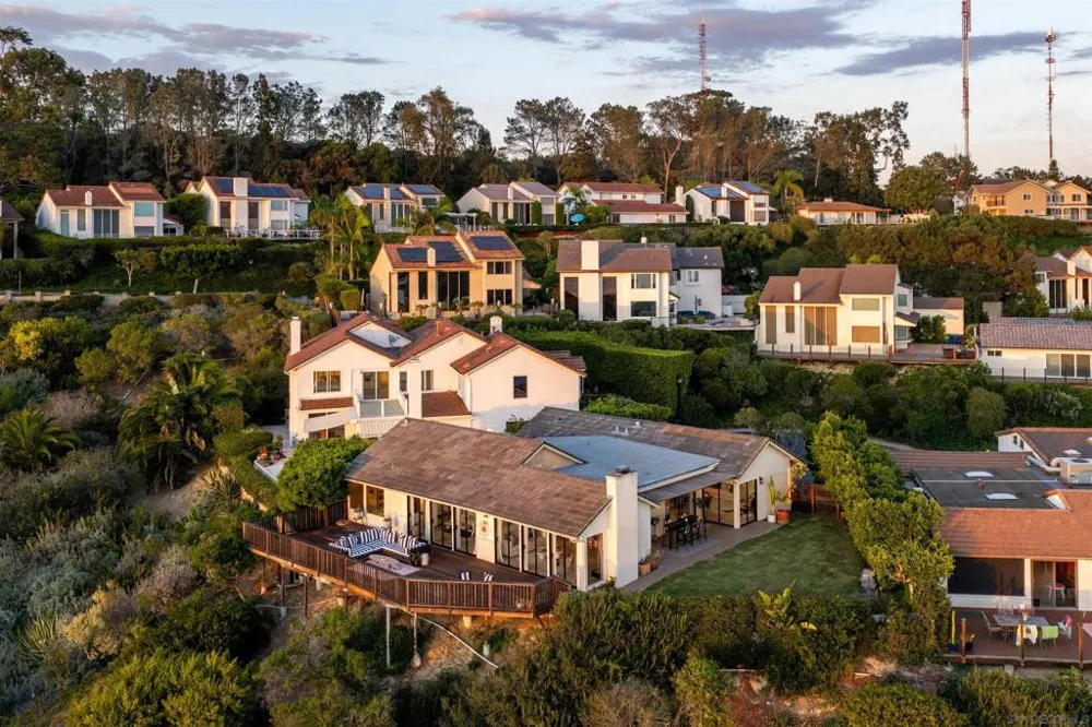 7160 Caminito Pepino La Jolla, CA 92037