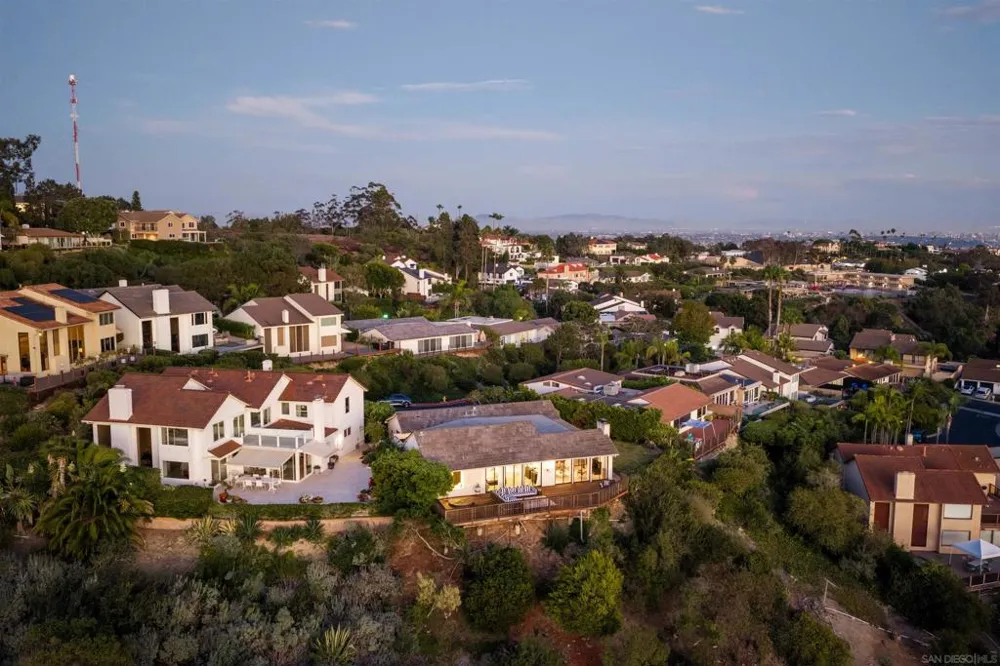 7160 Caminito Pepino La Jolla, CA 92037