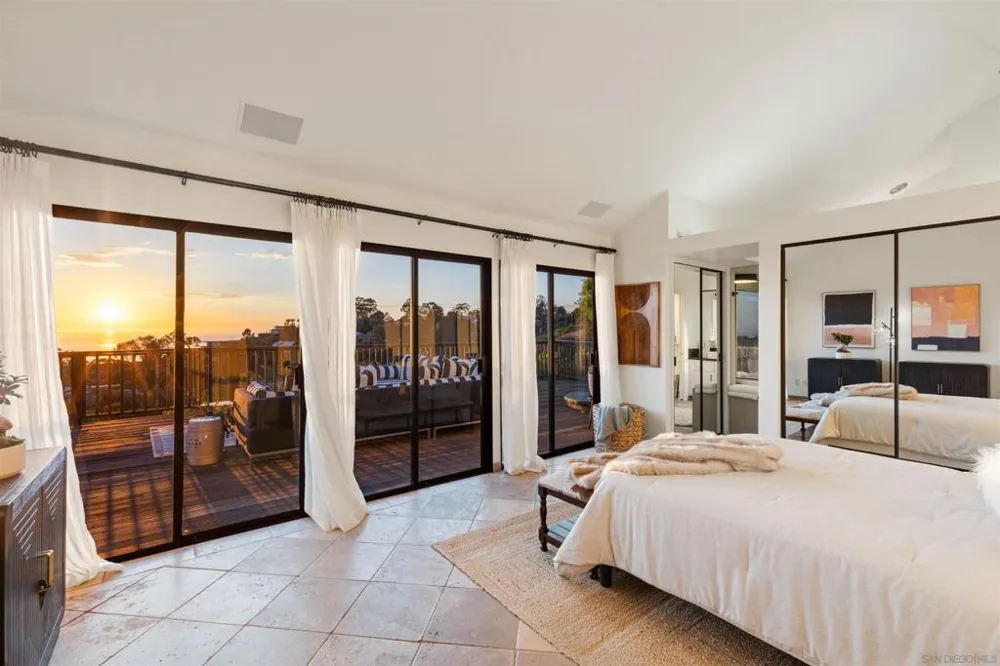 7160 Caminito Pepino La Jolla, CA 92037