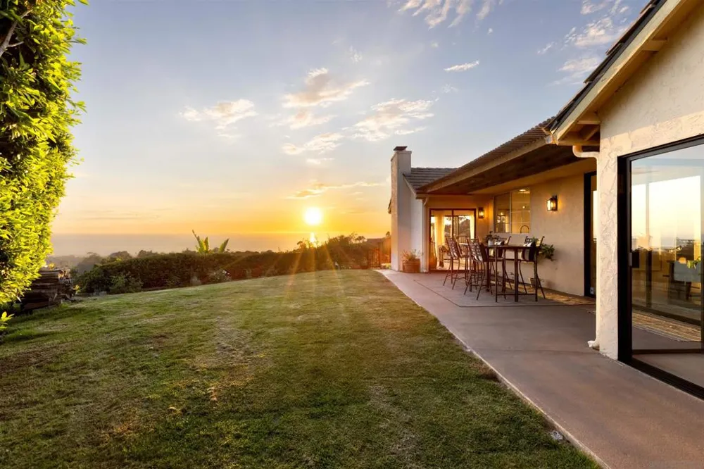 7160 Caminito Pepino La Jolla, CA 92037