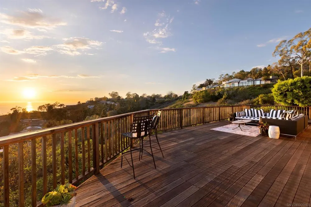7160 Caminito Pepino La Jolla, CA 92037