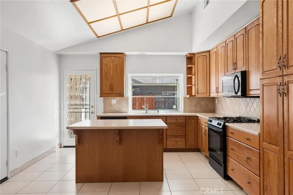 11810 Avalon Yucaipa, CA 92399