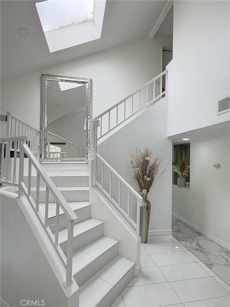 601 Esther Lancaster, CA 93535