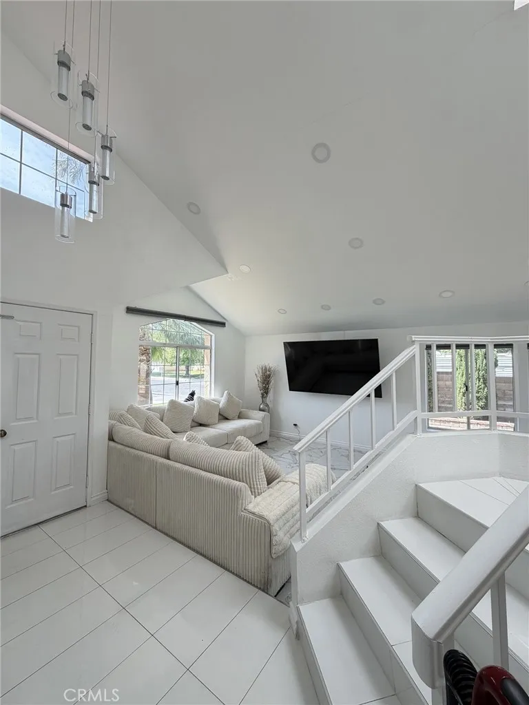 601 Esther Lancaster, CA 93535