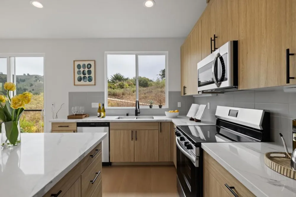 825 Fassler Avenue Pacifica, CA 94044