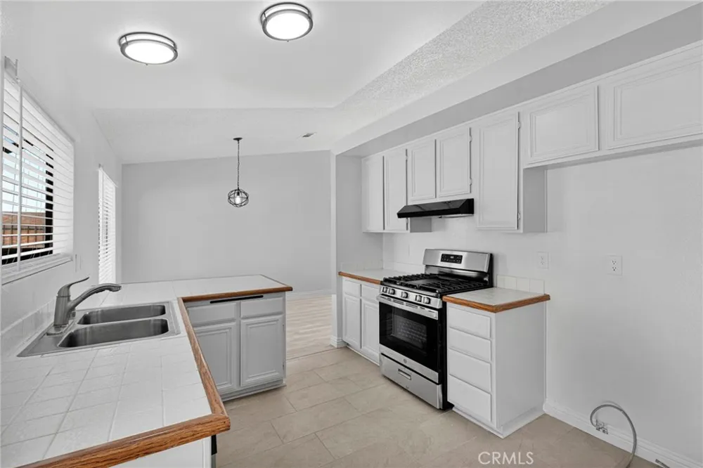 9189 Applewood Hesperia, CA 92344