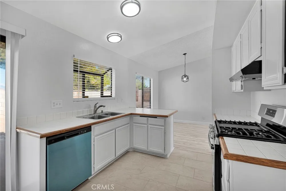 9189 Applewood Hesperia, CA 92344