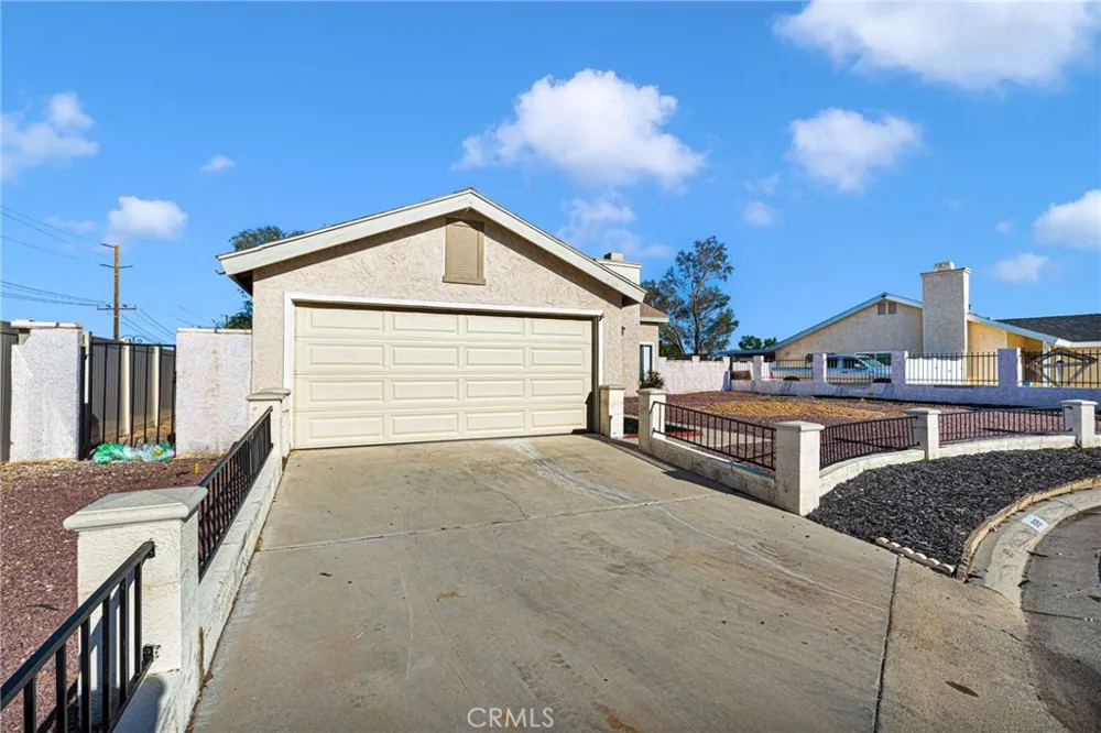 9189 Applewood Hesperia, CA 92344