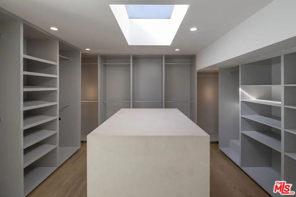 1517 Oriole Lane Los Angeles, CA 90069