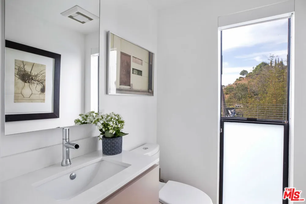 1517 Oriole Lane Los Angeles, CA 90069