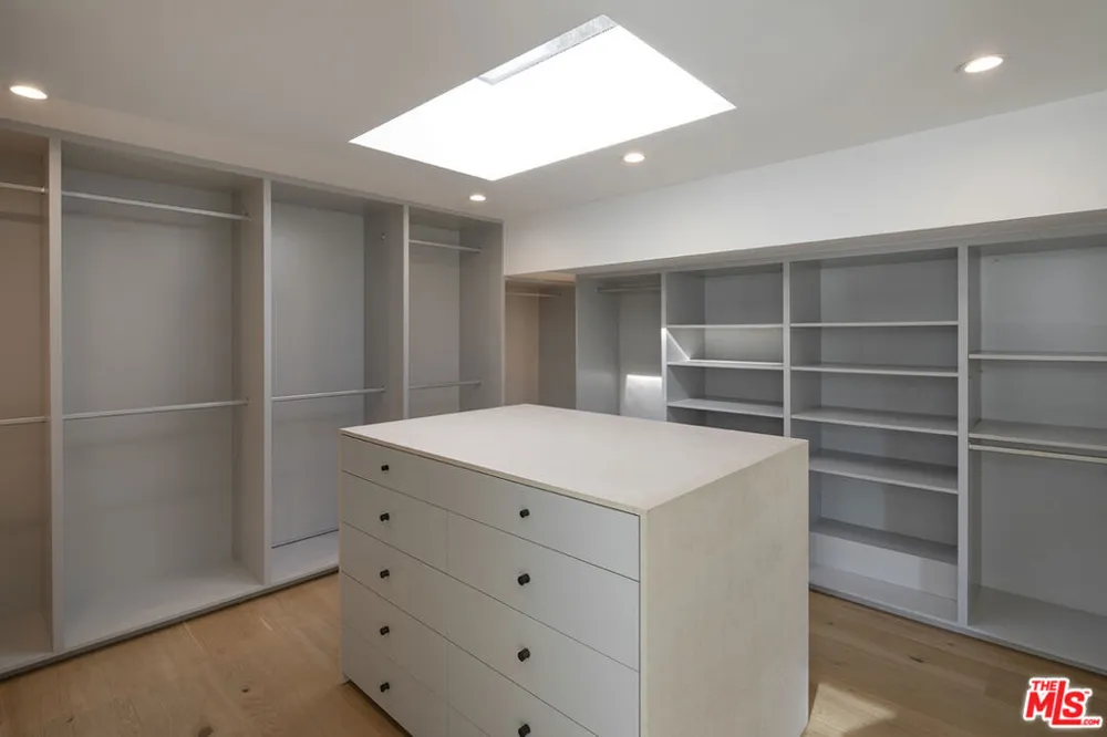 1517 Oriole Lane Los Angeles, CA 90069
