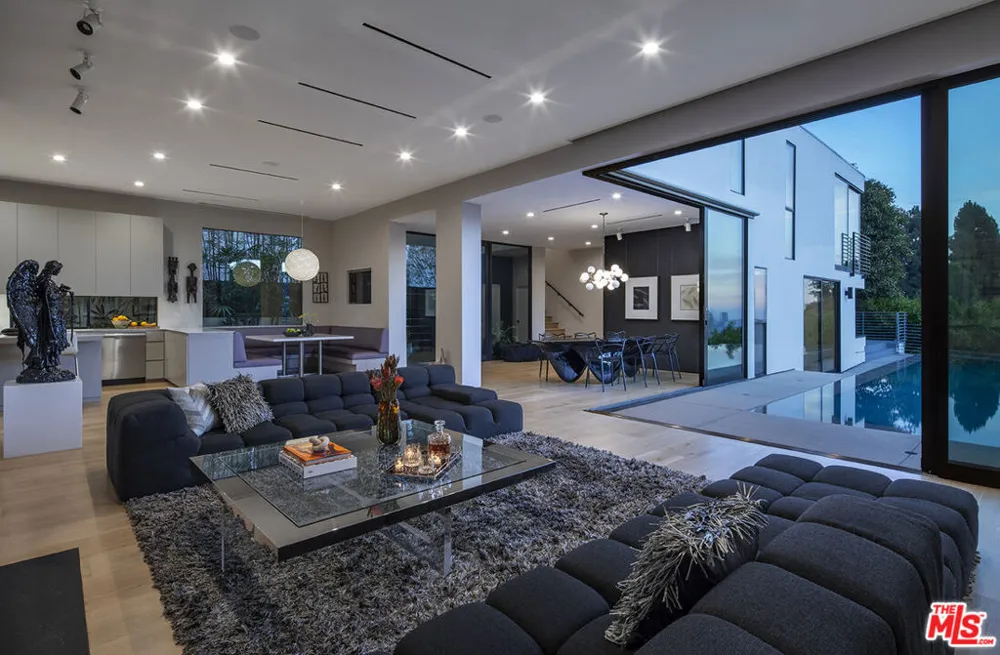 1517 Oriole Lane Los Angeles, CA 90069