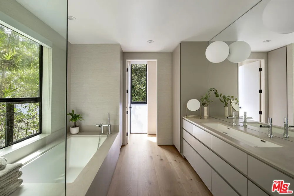 1517 Oriole Lane Los Angeles, CA 90069