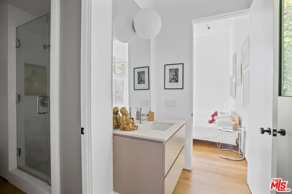 1517 Oriole Lane Los Angeles, CA 90069