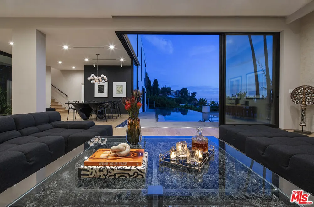 1517 Oriole Lane Los Angeles, CA 90069