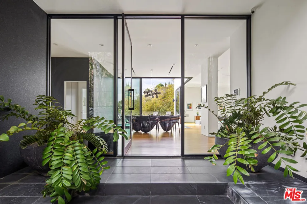 1517 Oriole Lane Los Angeles, CA 90069
