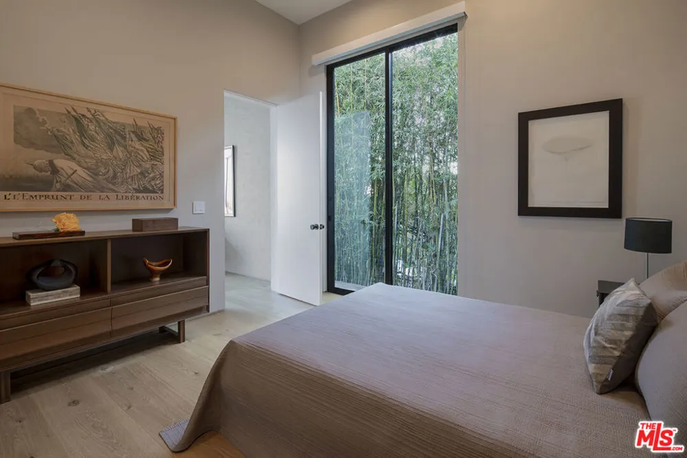 1517 Oriole Lane Los Angeles, CA 90069