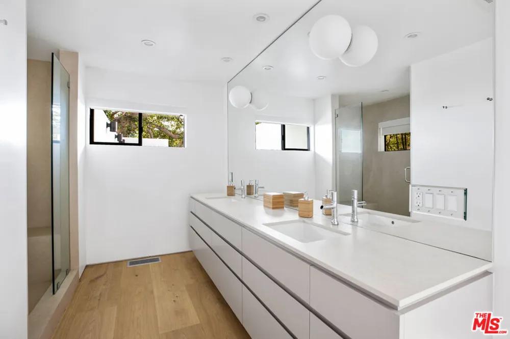 1517 Oriole Lane Los Angeles, CA 90069
