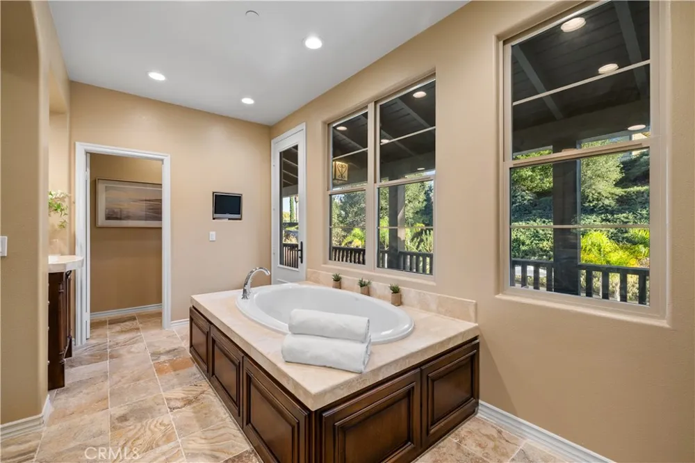 2879 Venezia Court Chino Hills, CA 91709