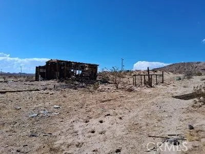 2959 Pinto Mountain Rd 29 Palms, CA 92277