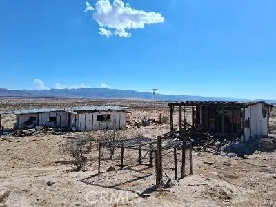2959 Pinto Mountain Rd 29 Palms, CA 92277