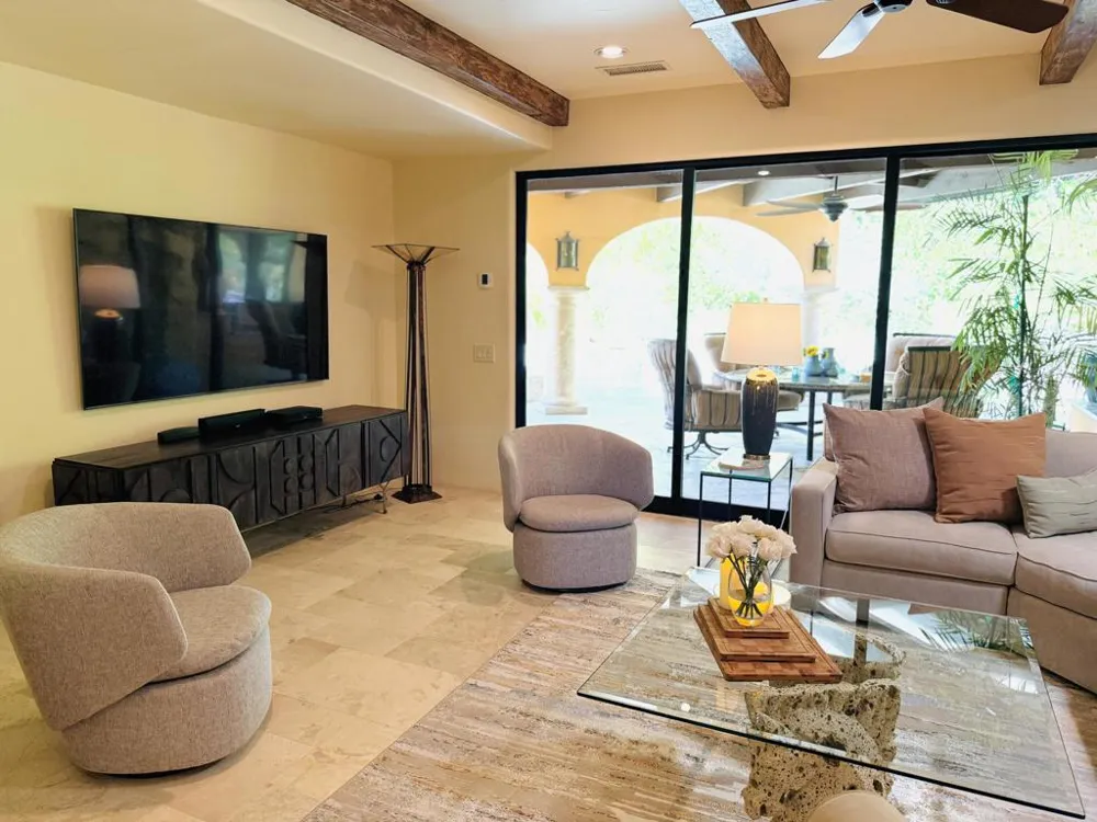 1129 Village Court Palm Springs, CA 92262
