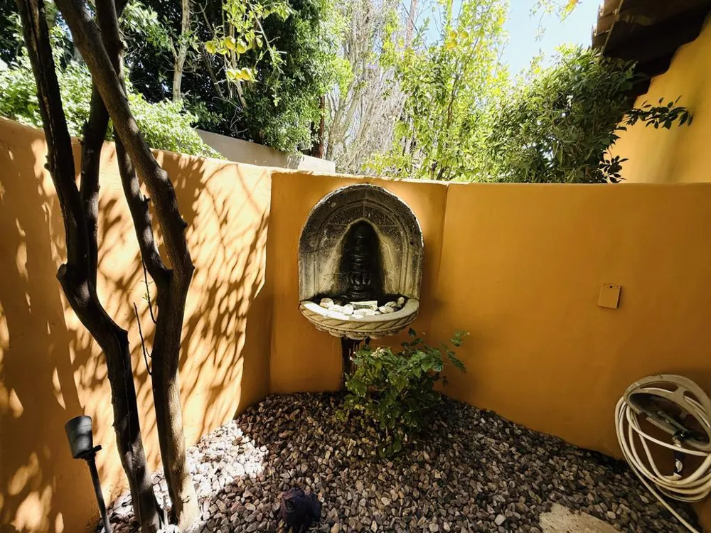 1129 Village Court Palm Springs, CA 92262