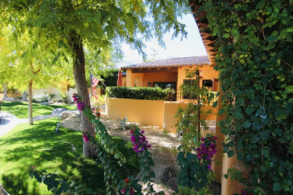 1129 Village Court Palm Springs, CA 92262