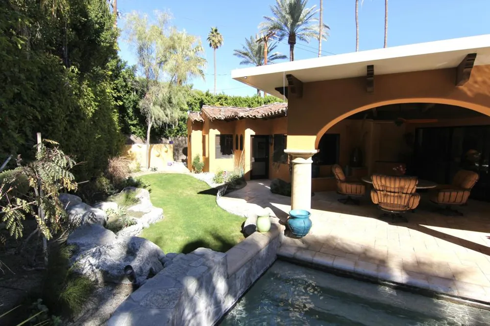 1129 Village Court Palm Springs, CA 92262