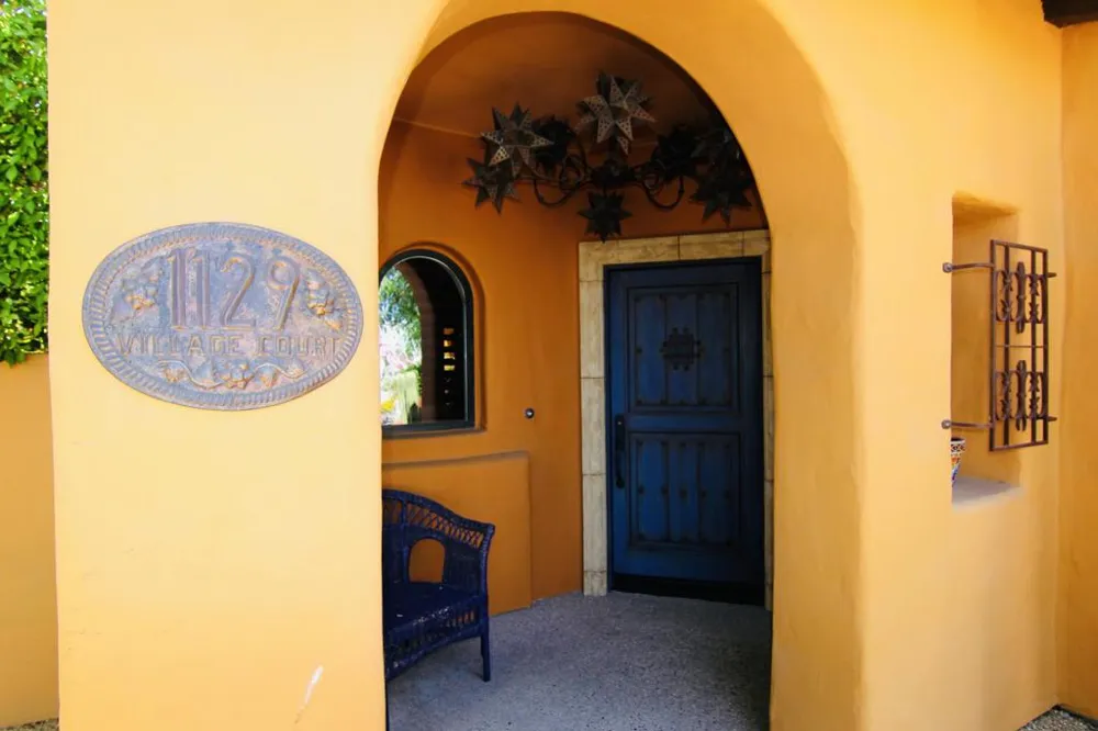 1129 Village Court Palm Springs, CA 92262