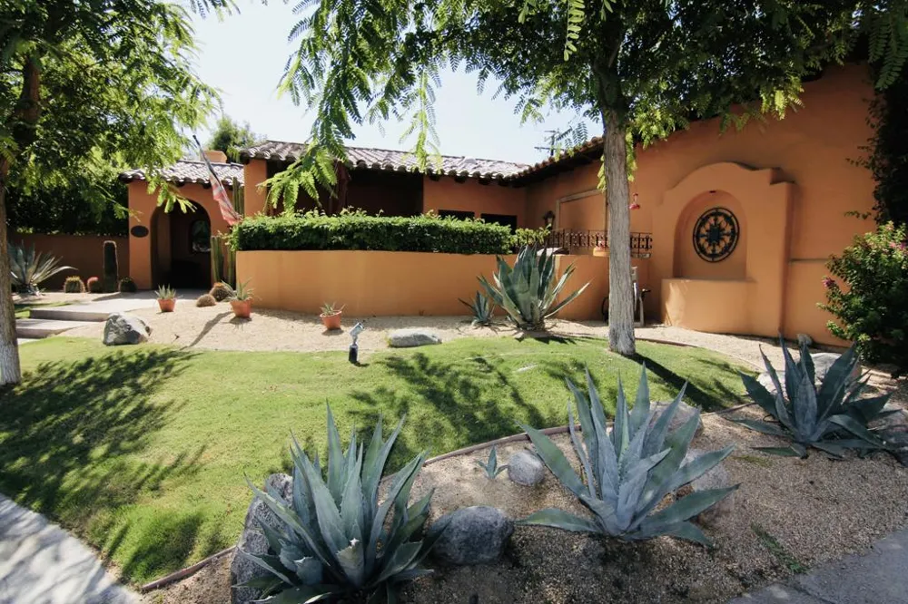 1129 Village Court Palm Springs, CA 92262