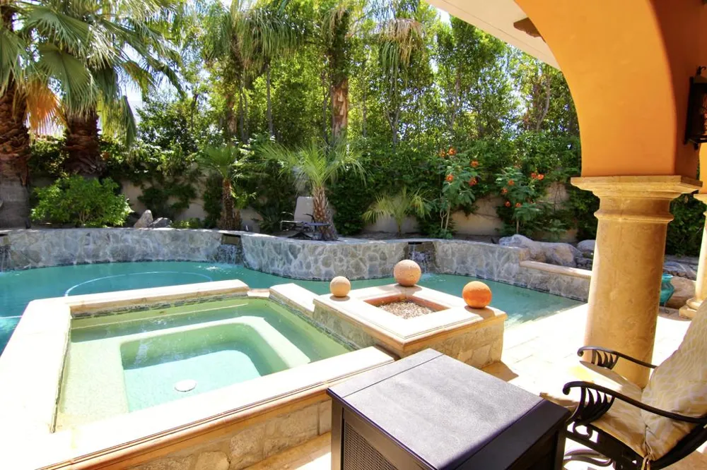 1129 Village Court Palm Springs, CA 92262