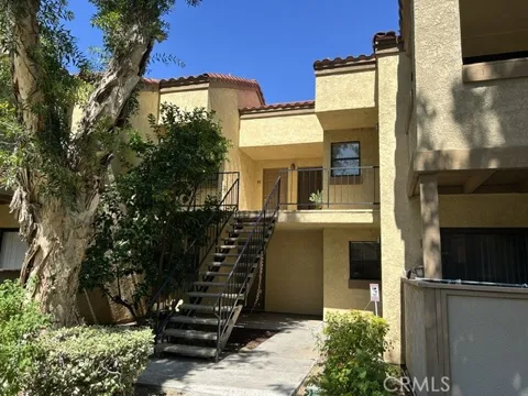 1136 W Blaine #203