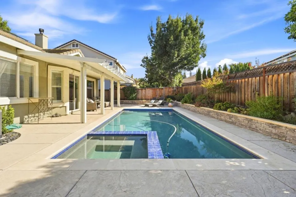 1480 Eastlake Circle Tracy, CA 95304