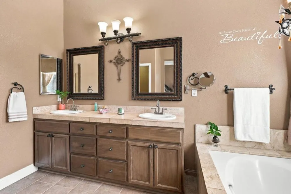 1480 Eastlake Circle Tracy, CA 95304