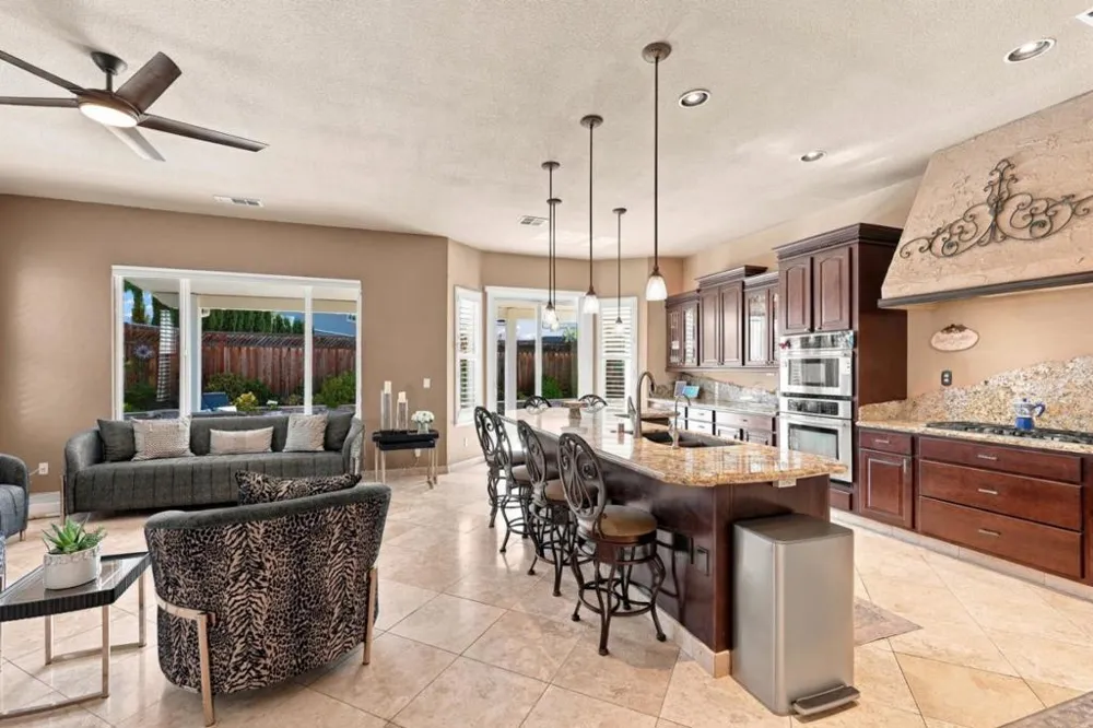 1480 Eastlake Circle Tracy, CA 95304