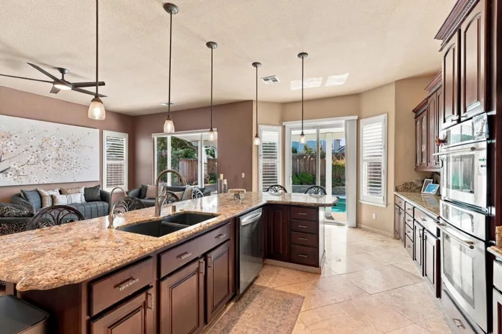 1480 Eastlake Circle Tracy, CA 95304